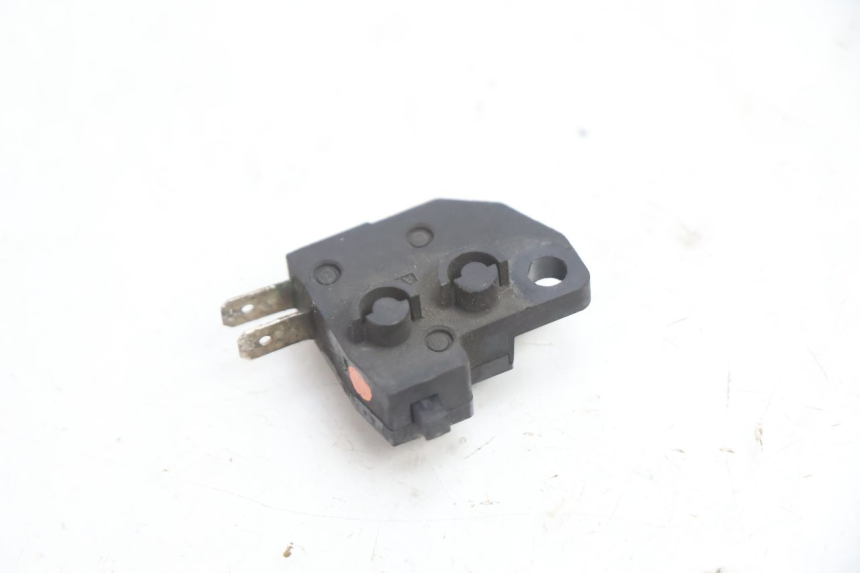 photo de PRAWO WYŁĄCZNIK ŚWIATŁA STOP KAWASAKI ER-6 ER6 N 650 (2005 - 2009) - Inny kąt widzenia