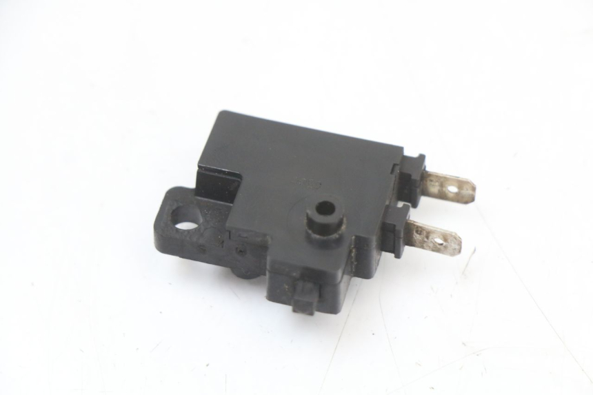 photo de WŁĄCZNIK ŚWIATEŁ STOP PRAWY HONDA FJS SILVER WING SILVERWING 400 (2005 - 2008) - Szczegół części
