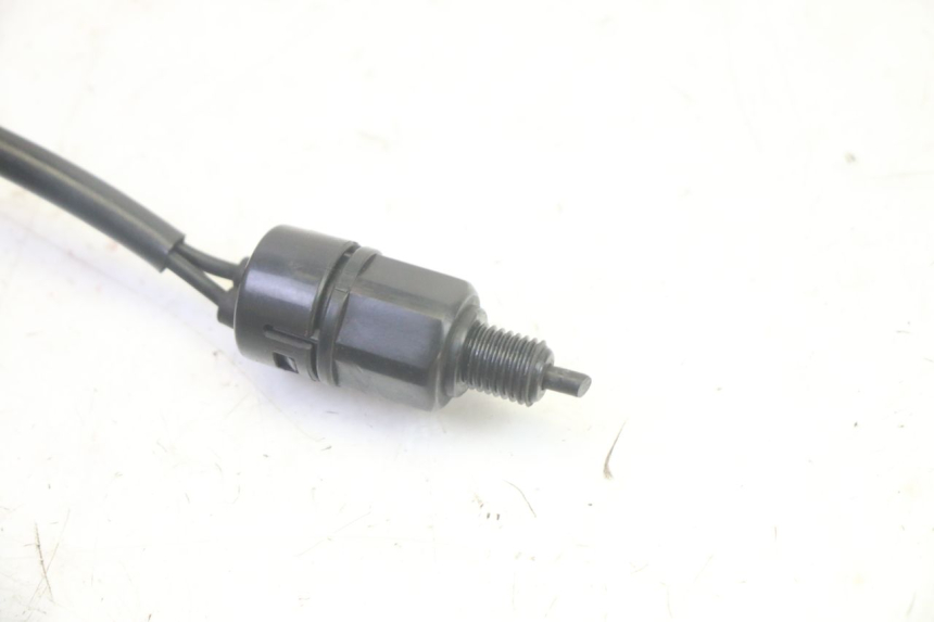 photo de WŁĄCZNIK ŚWIATEŁ STOP PRAWY PIAGGIO FLY 4T 50 (2013 - 2017) - Szczegół części