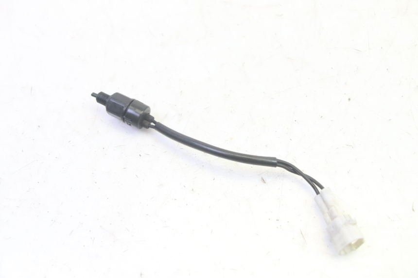 photo de WŁĄCZNIK ŚWIATEŁ STOP PRAWY PIAGGIO FLY 4T 50 (2013 - 2017) - Zoom stanu zużycia