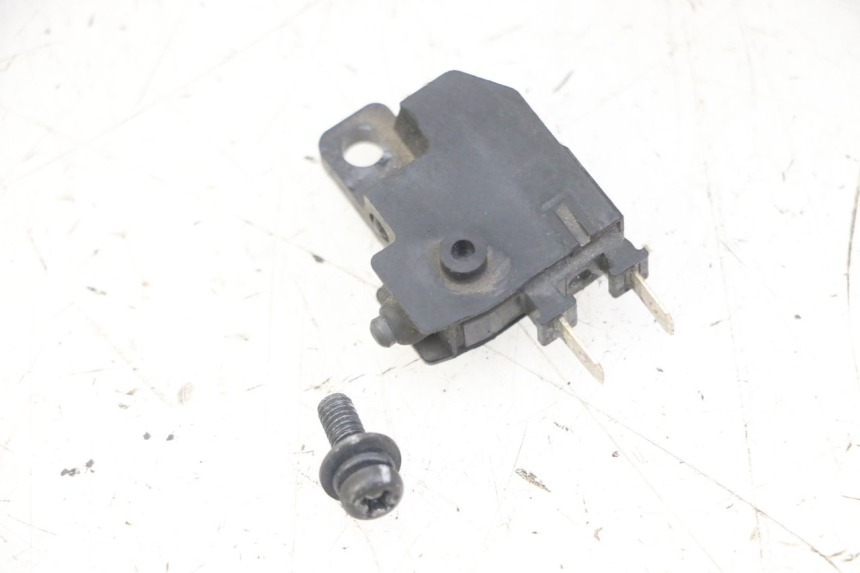 photo de Włącznik światła stopu prawy HONDA FORZA ABS 300 (2013 - 2017) - Zoom stanu zużycia