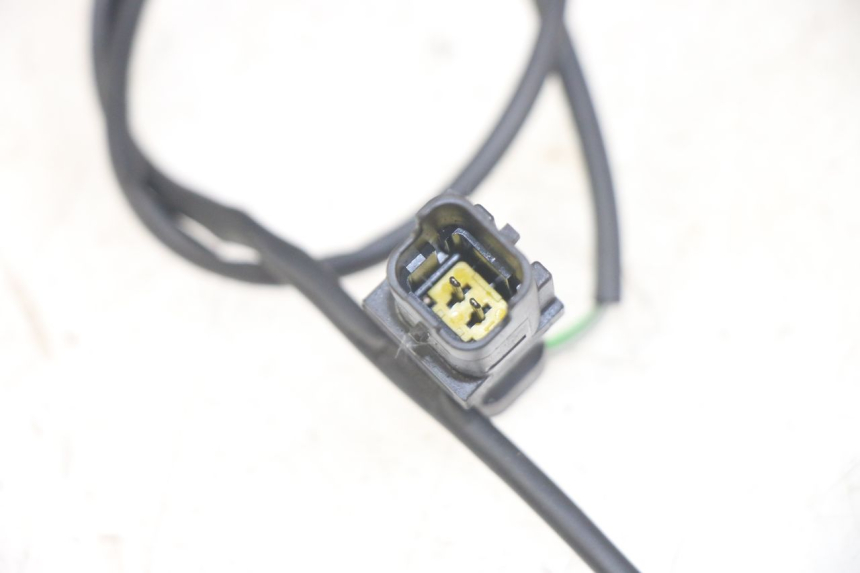 photo de WŁĄCZNIK ŚWIATEŁ STOP PRAWY PEUGEOT GEOPOLIS RS 125 (2007 - 2009) - Zoom stanu zużycia