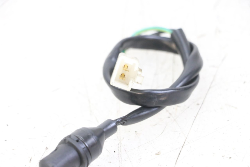 photo de WŁĄCZNIK ŚWIATEŁ STOP PRAWY GOES WIKI 125 (2010 - 2015) - Szczegół części