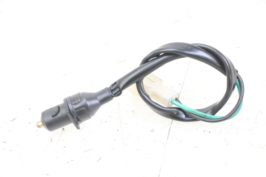 photo de WŁĄCZNIK ŚWIATEŁ STOP PRAWY GOES WIKI 125 (2010 - 2015) - Zoom stanu zużycia