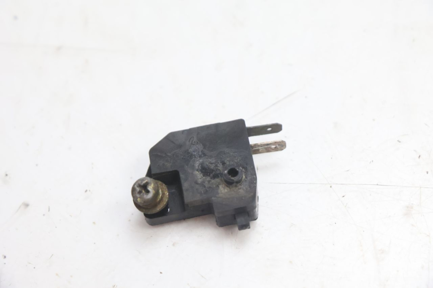photo de STYK ŚWIATEŁ STOP PRAWY KAWASAKI GPX F ZX750F 750 (1986 - 1990) - Szczegół części
