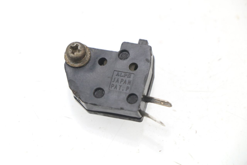 photo de WŁĄCZNIK ŚWIATEŁ STOP PRAWY SUZUKI GSXF GSX F 600 (1988 - 1997) - Widok główny