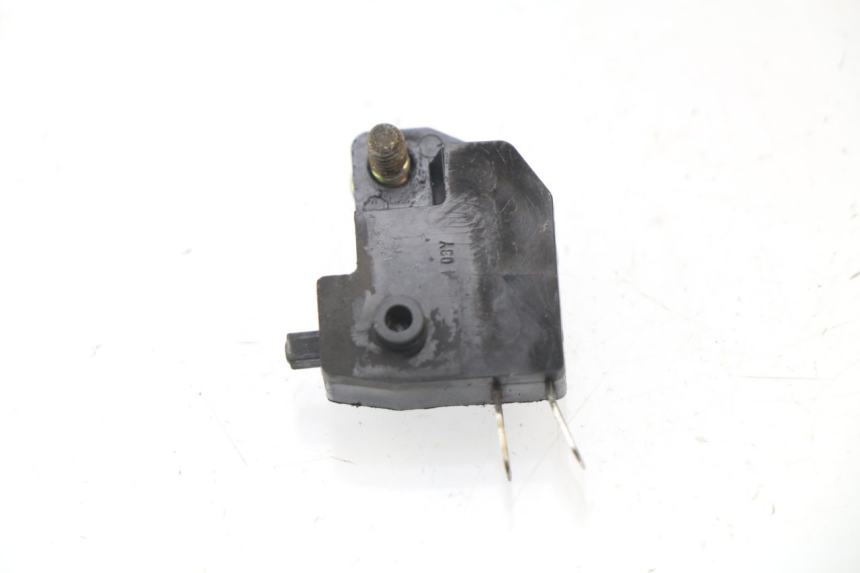 photo de WŁĄCZNIK ŚWIATEŁ STOP PRAWY SUZUKI GSXF GSX F 600 (1988 - 1997) - Szczegół części