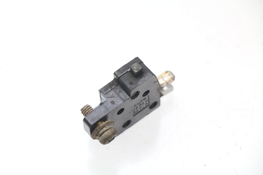 photo de WŁĄCZNIK ŚWIATEŁ STOP PRAWY SUZUKI GSXF GSX F 600 (1988 - 1997) - Zoom stanu zużycia