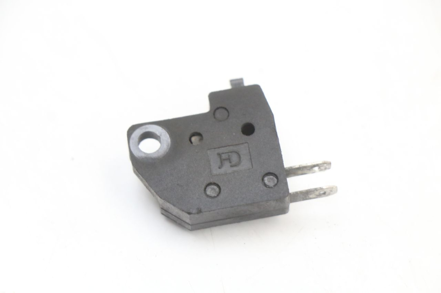 photo de WŁĄCZNIK ŚWIATEŁ STOP PRAWY SYM JET 14 4T 50 (2018 - 2022) - Szczegół części