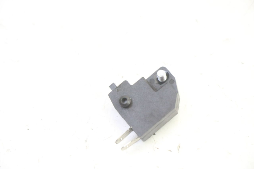 photo de WŁĄCZNIK ŚWIATEŁ STOP PRAWY KIDEN KD125-G 125 (2018 - 2022) - Zoom stanu zużycia