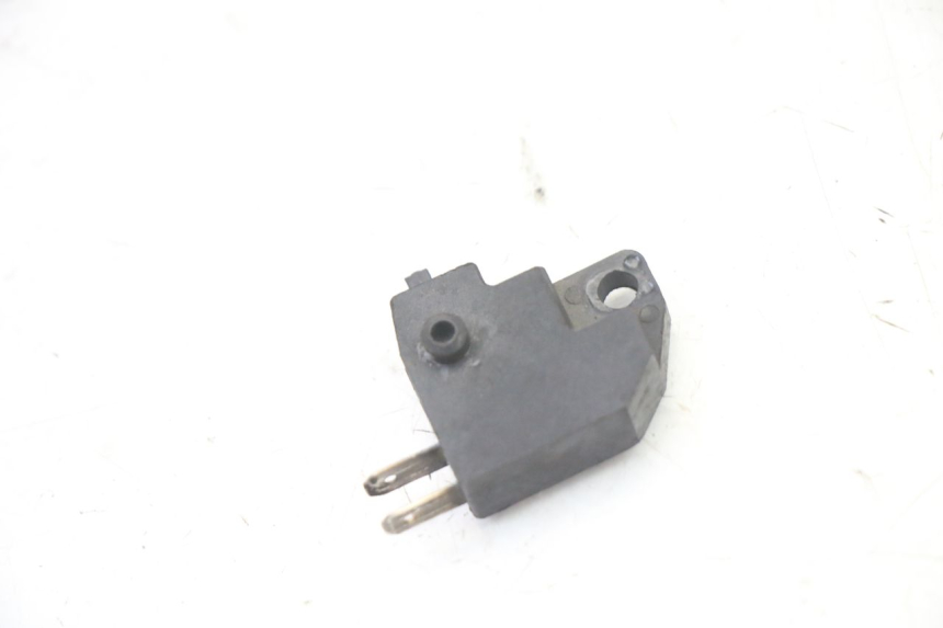 photo de WŁĄCZNIK ŚWIATEŁ STOP PRAWY PEUGEOT KISBEE 2T 50 (2010 - 2017) - Inny kąt widzenia