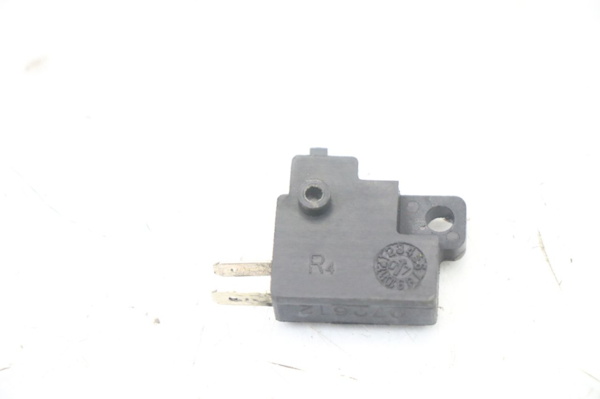 photo de WŁĄCZNIK ŚWIATEŁ STOP PRAWY KYMCO XCITING 500 (2007 - 2010) - Zoom stanu zużycia