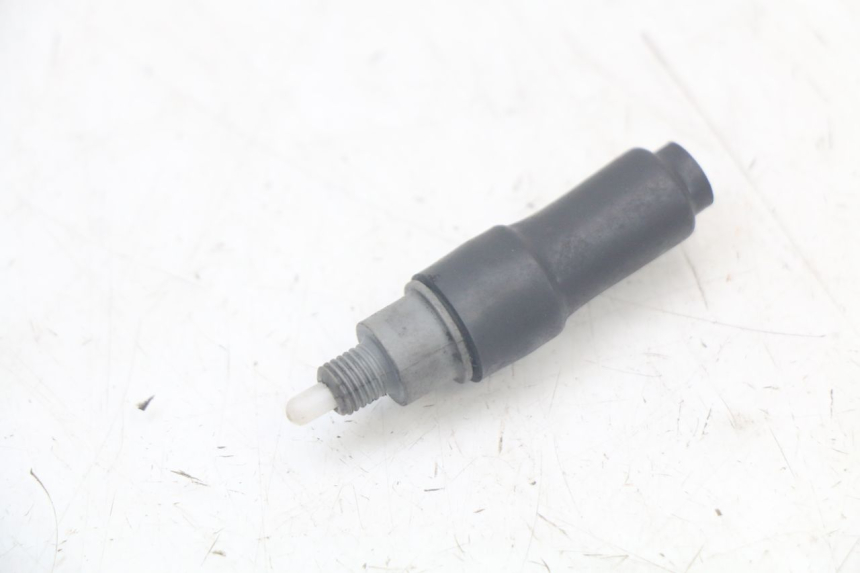 photo de WŁĄCZNIK ŚWIATEŁ STOP PRAWY MBK MACH G AC 50 (2002 - 2014) - Widok główny