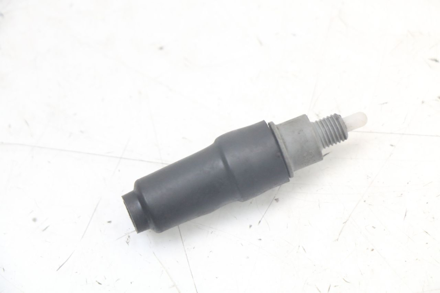 photo de WŁĄCZNIK ŚWIATEŁ STOP PRAWY MBK MACH G AC 50 (2002 - 2014) - Szczegół części