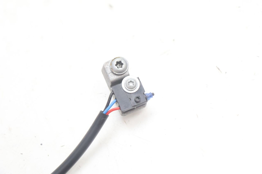 photo de PRAWO WYŁĄCZNIK ŚWIATŁA STOP PIAGGIO MP3 HPE 530 (2022 - 2026) - Szczegół części