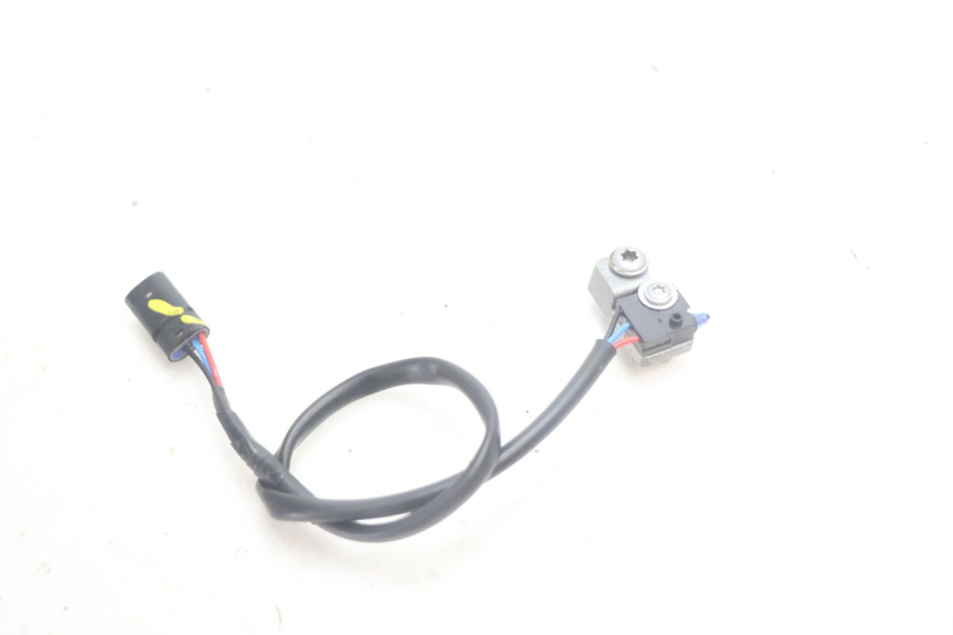 photo de PRAWO WYŁĄCZNIK ŚWIATŁA STOP PIAGGIO MP3 HPE 530 (2022 - 2026) - Inny kąt widzenia