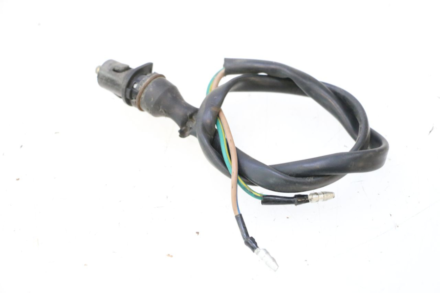 photo de PRAWO WYŁĄCZNIK ŚWIATŁA STOP KYMCO MXU R 250 (2004 - 2010) - Zoom stanu zużycia