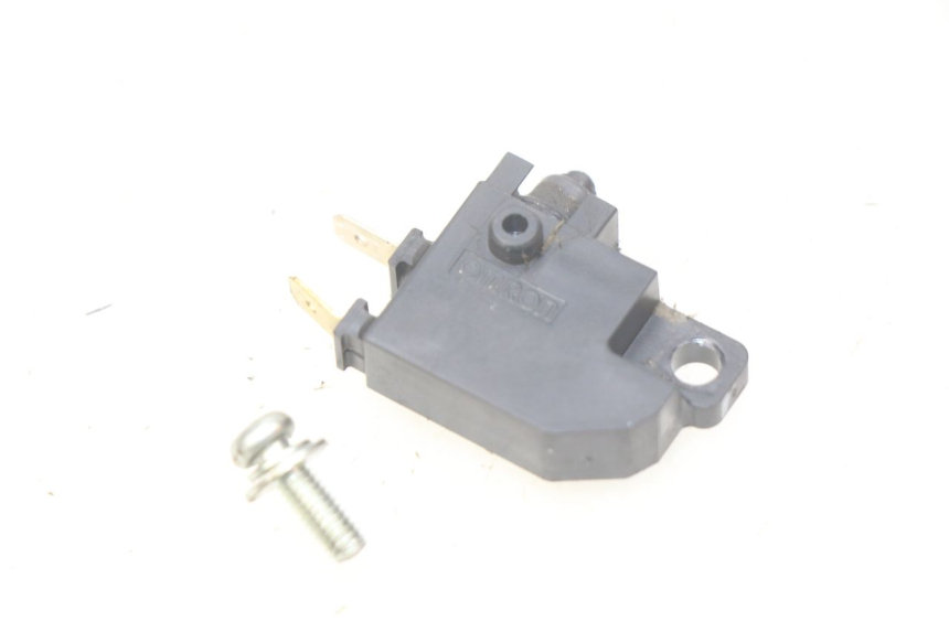 photo de WŁĄCZNIK ŚWIATEŁ STOP PRAWY YAMAHA N-MAX NMAX 125 (2017 - 2020) - Widok główny