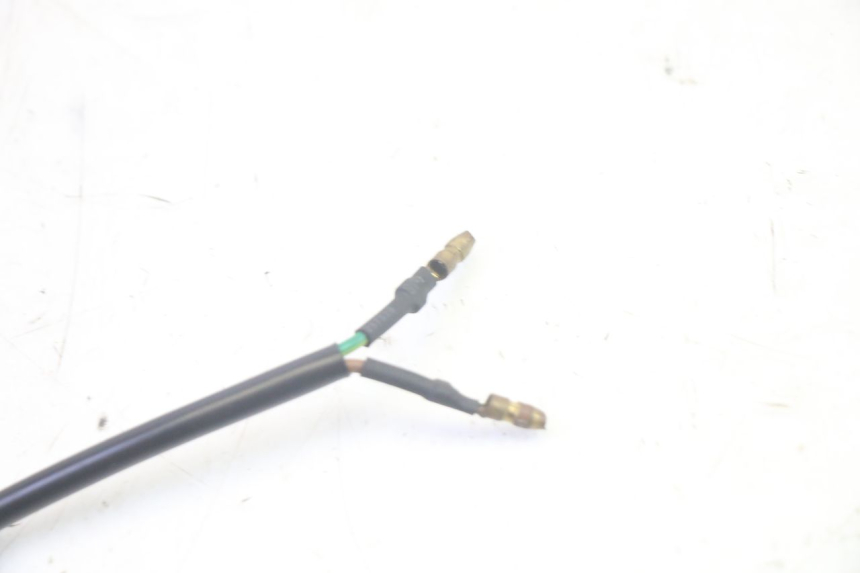 photo de WŁĄCZNIK ŚWIATEŁ STOP PRAWY YAMAHA NEOS NEO'S 4T 50 (2008 - 2016) - Zbliżenie techniczne