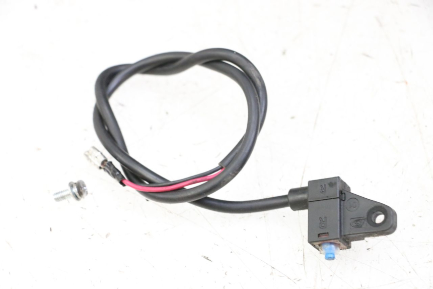 photo de WŁĄCZNIK ŚWIATEŁ STOP PRAWY JM MOTORS OLDIES GT 4T 50 (2018 - 2025) - Zoom stanu zużycia