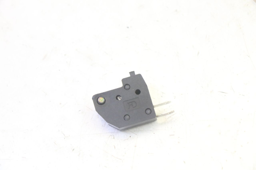 photo de WŁĄCZNIK ŚWIATEŁ STOP PRAWY SYM ORBIT III 3 4T 50 (2021 - 2025) - Zoom stanu zużycia