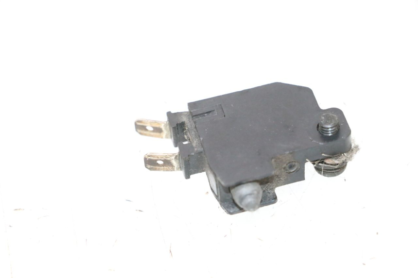 photo de WŁĄCZNIK ŚWIATEŁ STOP PRAWY HONDA PCX (JF57/JF64) 125 (2014 - 2018) - Zoom stanu zużycia