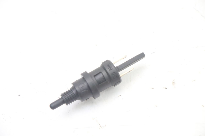 photo de WŁĄCZNIK ŚWIATEŁ STOP PRAWY PEUGEOT VIVACITY 125 (2010 - 2017) - Widok główny