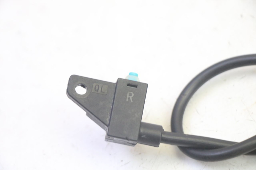 photo de WŁĄCZNIK ŚWIATEŁ STOP PRAWY EFUN PUSA 1 - Zoom stanu zużycia