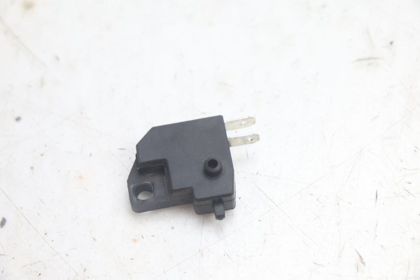 photo de PRAWO WYŁĄCZNIK ŚWIATEŁ STOP JM MOTORS R-MAX TECH 50 (2024 - 2026) - Szczegół części