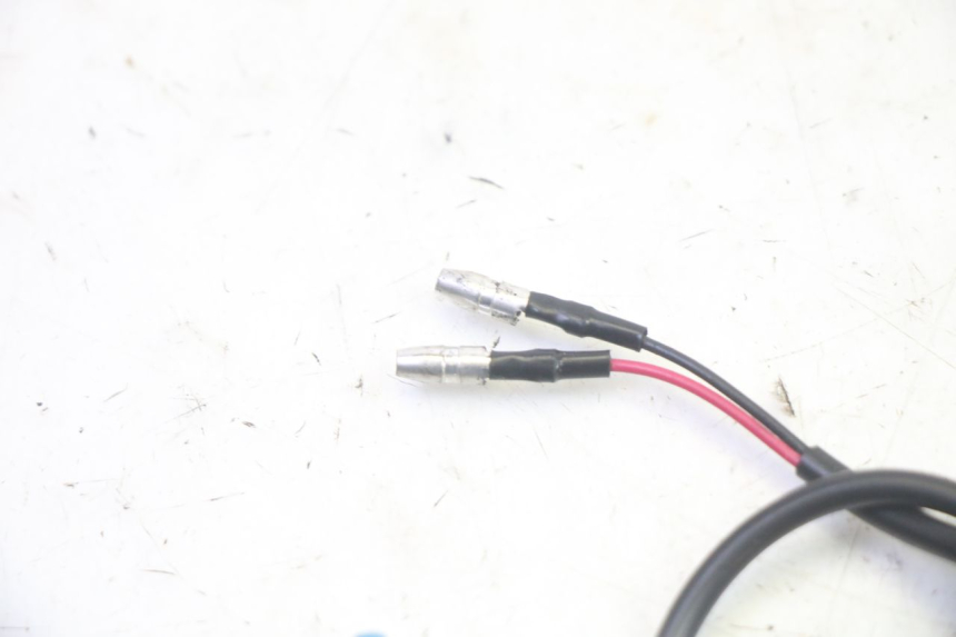 photo de WŁĄCZNIK ŚWIATEŁ STOP PRAWY JM MOTORS SANTANA EVO 50 (2024 - 2026) - Zbliżenie techniczne