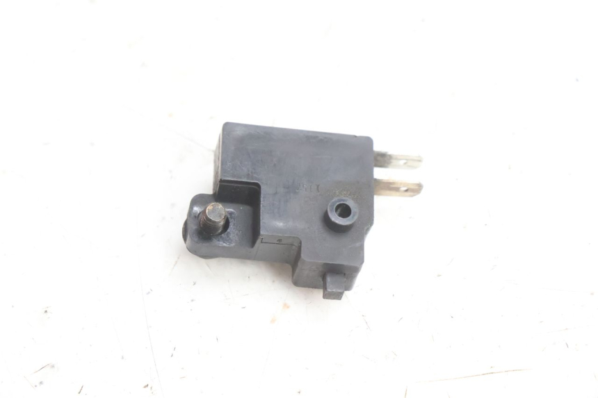 photo de PRAWO WYŁĄCZNIK ŚWIATEŁ STOP HONDA SH 125 (2001 - 2003) - Inny kąt widzenia