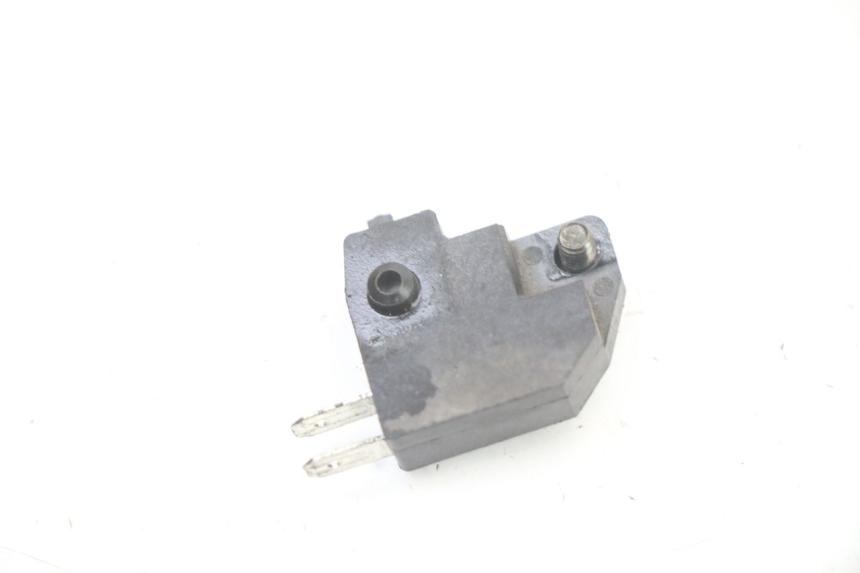 photo de WŁĄCZNIK ŚWIATEŁ STOP PRAWY SYM ORBIT 2 4T 50 (2008 - 2017) - Zoom stanu zużycia