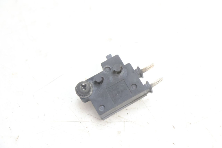 photo de WŁĄCZNIK ŚWIATEŁ STOP PRAWY HONDA VFR FI RC46 800 (1998 - 2001) - Widok główny