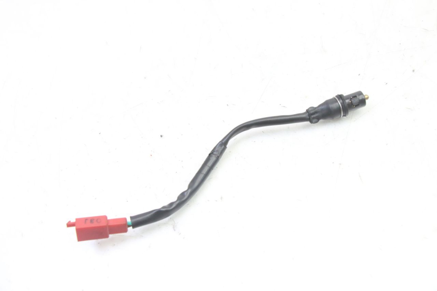 photo de WŁĄCZNIK ŚWIATEŁ STOP PRAWY MBK WAAP 125 (2008 - 2013) - Zoom stanu zużycia