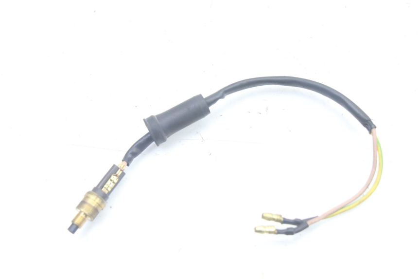 photo de WŁĄCZNIK ŚWIATEŁ STOP PRAWY YAMAHA WHY 50 (1998 - 2000) - Szczegół części