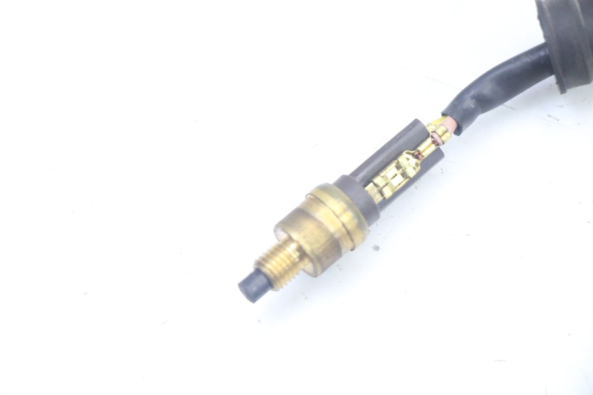 photo de WŁĄCZNIK ŚWIATEŁ STOP PRAWY YAMAHA WHY 50 (1998 - 2000) - Zoom stanu zużycia