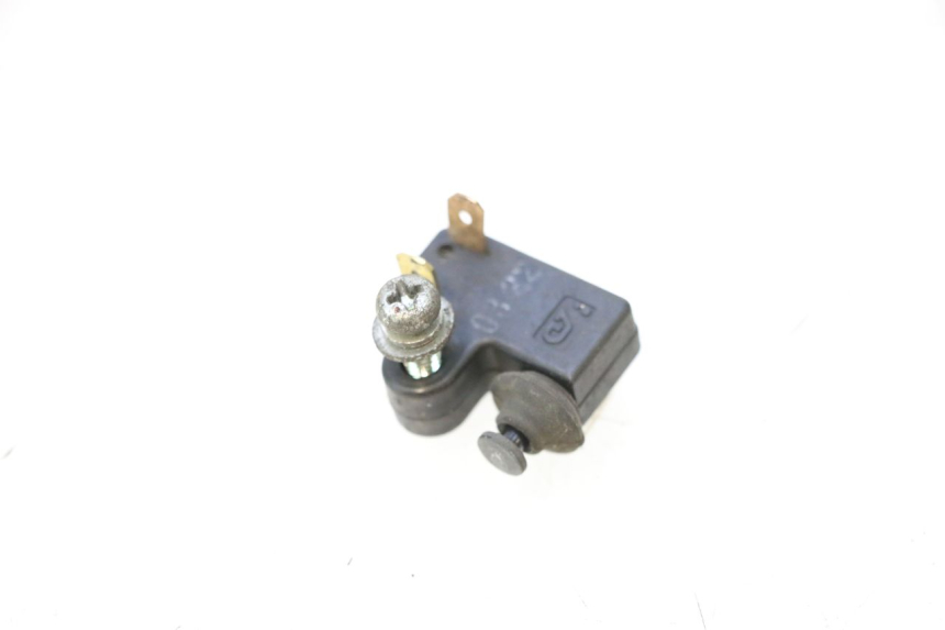 photo de Włącznik światła stopu prawy YAMAHA X-MAX XMAX 125 (2010 - 2013) - Szczegół części