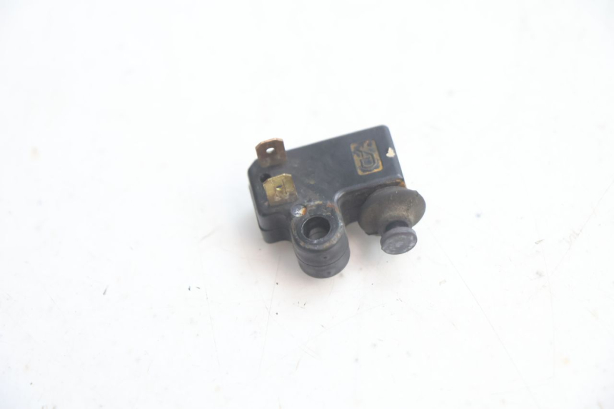 photo de WŁĄCZNIK ŚWIATEŁ STOP PRAWY YAMAHA XMAX X-MAX 125 (2006 - 2009) - Szczegół części