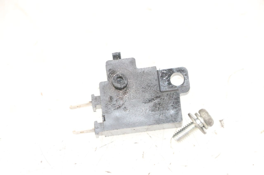 photo de WŁĄCZNIK ŚWIATEŁ STOP PRAWY YAMAHA XJ6 ABS 600 (2008 - 2016) - Zoom stanu zużycia