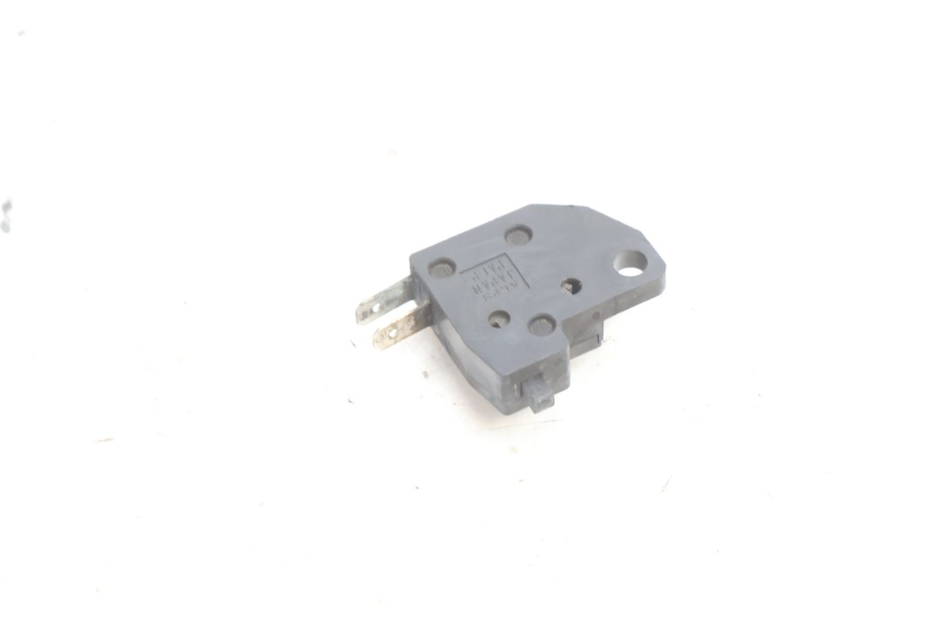 photo de WŁĄCZNIK ŚWIATEŁ STOP PRAWY YAMAHA XJR 1300 (1998 - 2002) - Szczegół części