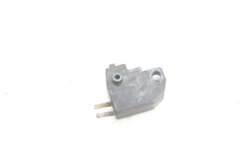 photo de WŁĄCZNIK ŚWIATEŁ STOP PRAWY YAMAHA XJR 1300 (1998 - 2002) - Zoom stanu zużycia