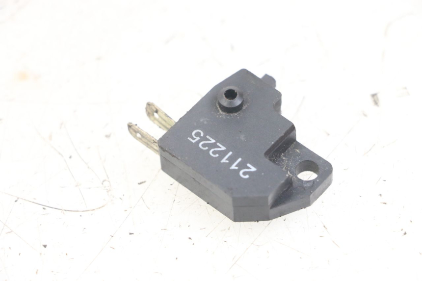 photo de WŁĄCZNIK ŚWIATEŁ STOP PRAWY FANTIC XM PERFORMANCE 2T 50 (2021 - 2022) - Szczegół części