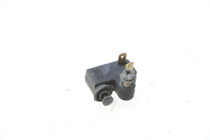 photo de PRAWO WYŁĄCZNIK ŚWIATEŁ STOP YAMAHA XP T-MAX ABS 500 (2005 - 2005) - Szczegół części