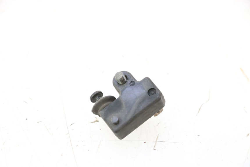 photo de PRAWO WYŁĄCZNIK ŚWIATEŁ STOP YAMAHA XP T-MAX ABS 500 (2005 - 2005) - Zoom stanu zużycia