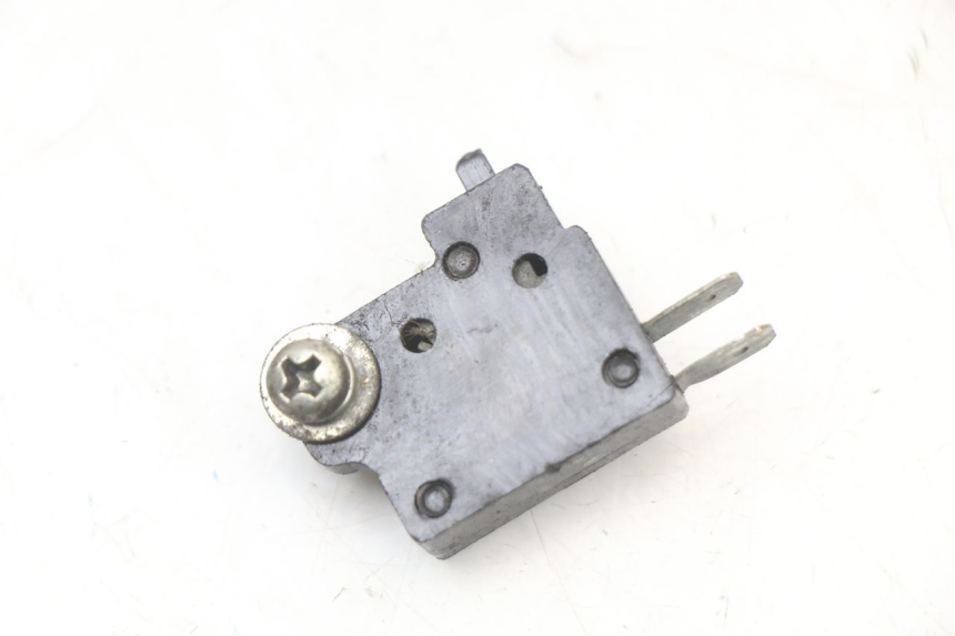 photo de WŁĄCZNIK ŚWIATEŁ STOP PRAWY HYOSUNG XRX 125 (2000 - 2008) - Widok główny