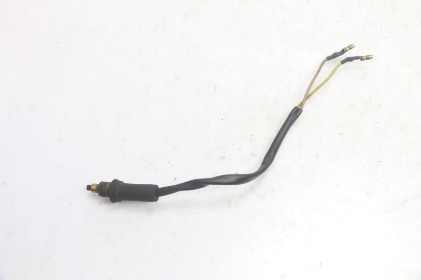 photo de PRAWO WYŁĄCZNIK ŚWIATŁA STOP YAMAHA YP MAJESTY 125 (1998 - 2001) - Inny kąt widzenia