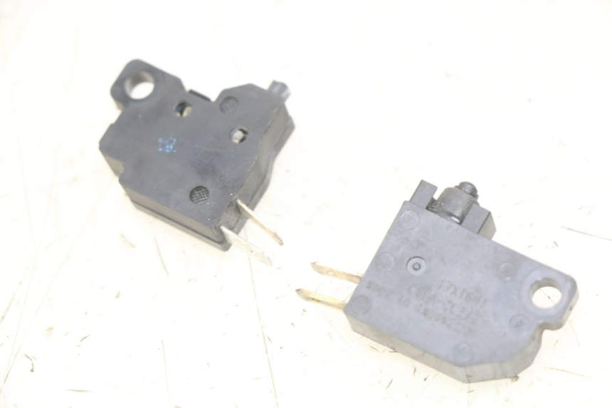 photo de Włącznik światła stopu YAMAHA D'ELIGHT DELIGHT 125 (2017 - 2020) - Zoom stanu zużycia