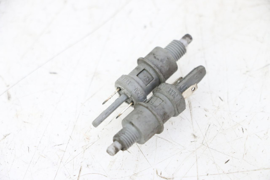 photo de Włącznik światła stopu PEUGEOT ELYSTAR 50 (2002 - 2014) - Widok główny