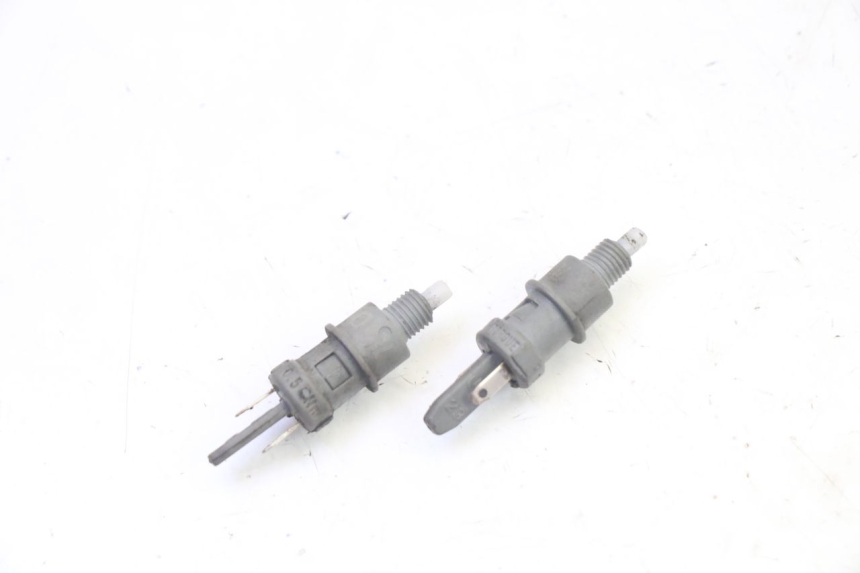 photo de Włącznik światła stopu PEUGEOT ELYSTAR 50 (2002 - 2014) - Szczegół części