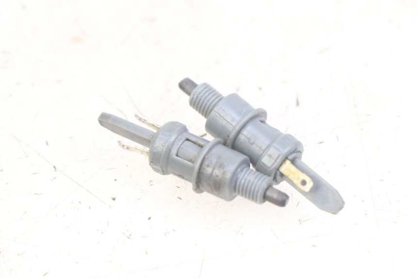 photo de Włącznik światła stopu PIAGGIO FLY 2T 50 (2004 - 2017) - Widok główny